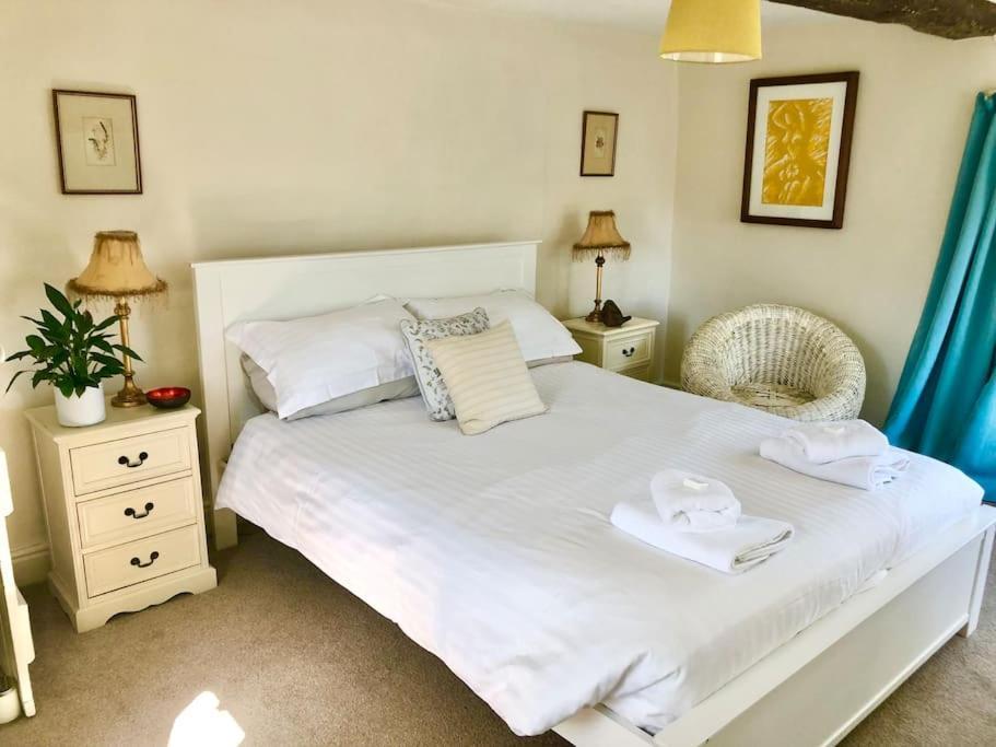 Cosy Farmhouse Escape In Monmouthshire Villa Wolves Newton ภายนอก รูปภาพ